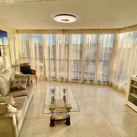Apartment Magaly. Right By The Ocean! Beach!